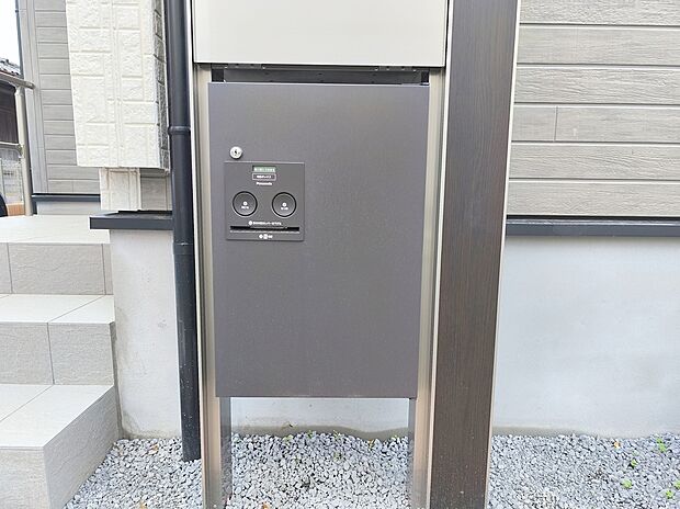 【ロフト】夏冬の季節の冷暖房用具や、めったに使わない家財道具などをたくさん収納して広々としたスペースを