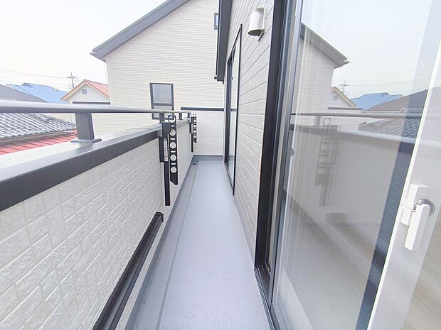 【外観】浄水器や浴室乾燥機など、毎日の生活を快適にする設備も充実しています。