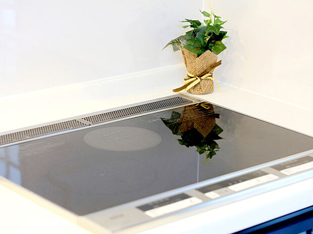 【【IH】】火を使わないので小さなお子様のお手伝いも安心です。火力が強く、お手入れも簡単。