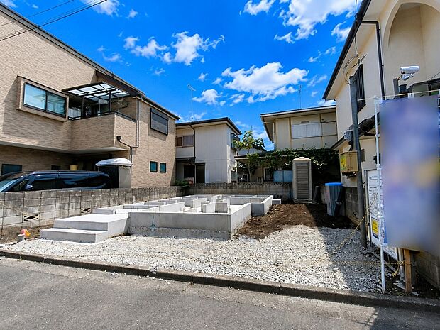 【現地外観写真】風通しや採光にも気を配った設計のお家は、快適な住環境をお約束します。