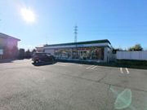 ファミリーマート八王子バイパス店（約1,180m）