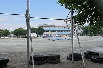 国分寺市立第三中学校 約600m
