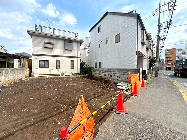 【前面道路含む現地写真】周辺は豊かな自然環境や子育てファミリーに便利な施設が魅力的！