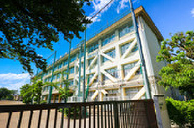 立川市立立川第九中学校(約610m)