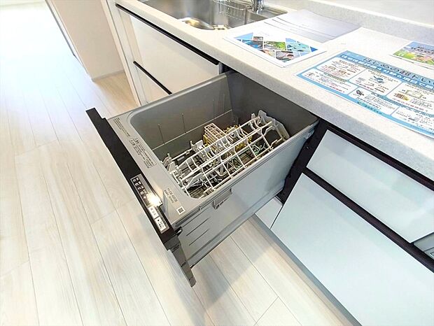 【食洗機】ビルドインの食器洗浄乾燥機で忙しい方の家事をサポートします。