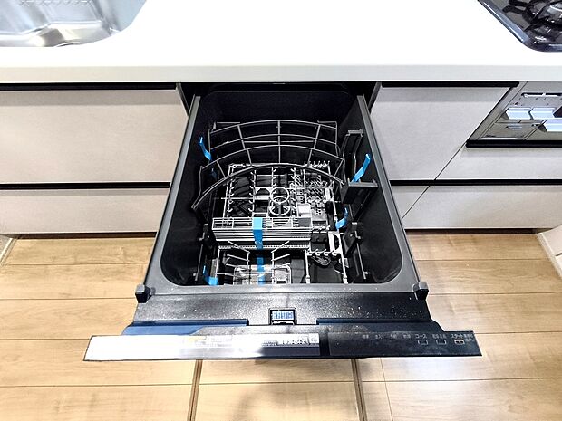 【【ビルトイン食洗機】】手洗いよりも経済的で家計に優しい「ビルトイン食洗機」が標準装備なのは強い味方ですね。