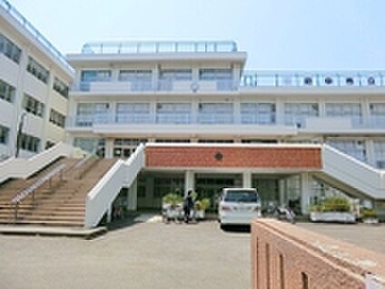 府中市立府中第十中学校 約700m