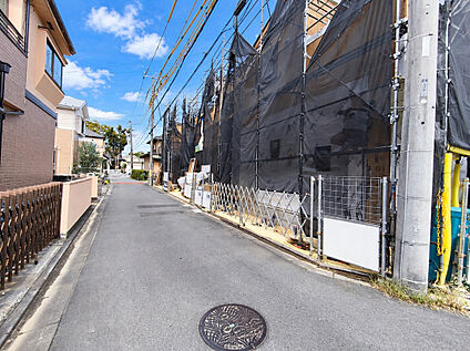前面道路含む外観