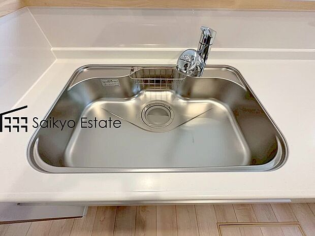 【【浄水器】】浄水器をスリムに内蔵したハンドシャワー式の水栓金具です。シンクもスッキリ!