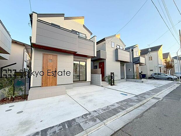 【カースペース】駐車スペースは2台可能です!来客時などに便利な他、セカンドカーをお持ちの方、購入をご検討の方は必見です!