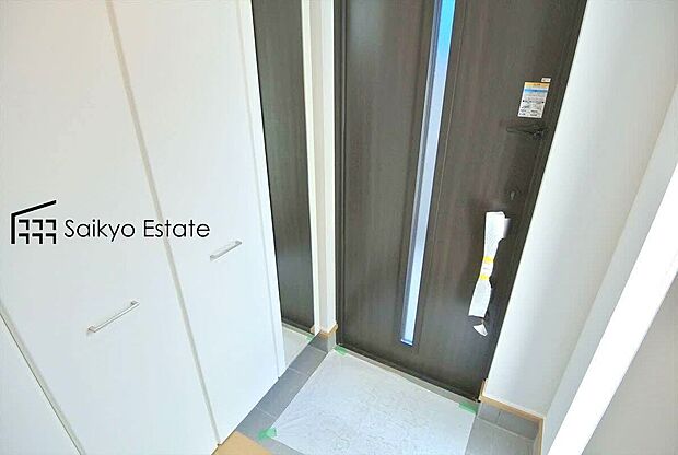 【玄関【施工例】】玄関には収納力に優れたシューズボックスがございますので、ご家族みんなの靴が十分入ります!