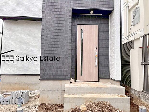 【玄関】減税や控除などの優遇がある長期優良住宅！ZEH水準の省エネ住宅！耐震性などに優れ、ホルムアルデヒド対策などが施された安心な邸宅です！