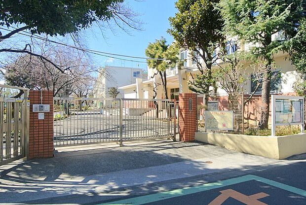 中野区立明和中学校(約770m)