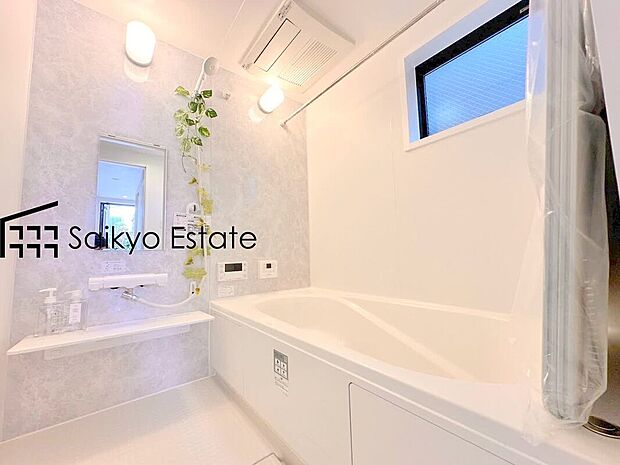 【浴室【施工例】】一日の疲れを癒してくれる一坪タイプの広々バスルーム♪雨の日のお洗濯にも大活躍な浴室暖房乾燥機付きです！