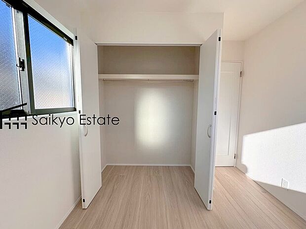 【収納（施工例）】居室に収納を完備しておりますので、居室の全空間を有効活用出来ます。自分好みのお部屋で、ゆったりお寛ぎ頂けます。