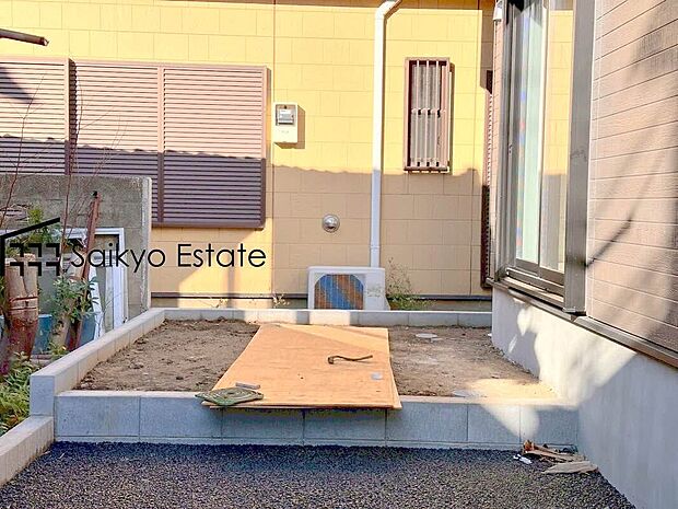 【庭】南庭がございますので、家庭菜園やガーデニング、夏はお子様の水遊びやBBQなど楽しみが広がります♪