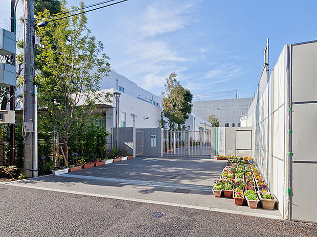 杉並区立杉並和泉学園和泉中学校