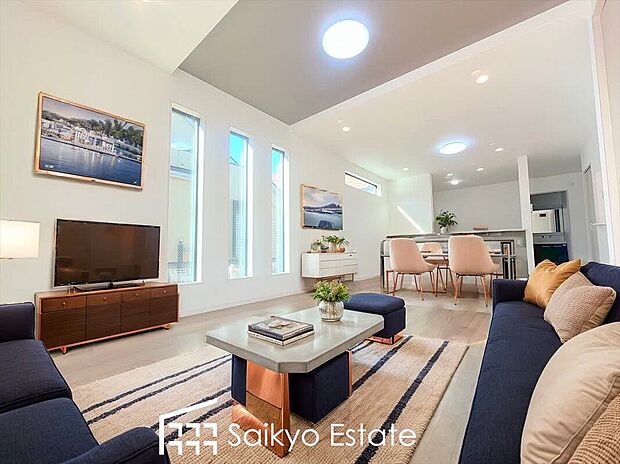 【リビング【施工例】】開口部の大きな窓！陽当り良好なリビングです。うれしい床暖房完備で寒い季節も足元から暖めてくれます！
