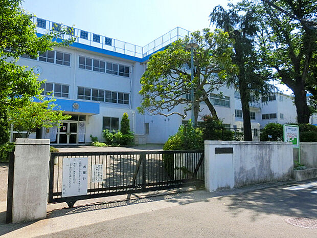 小金井市立東中学校（約1,300m）