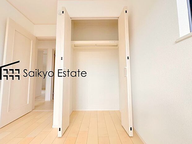 【収納【施工例】】各居室に収納を設けておりますので、衣類の他にもカバンや小物など何でも収納して、居室の全空間を有効活用できます♪