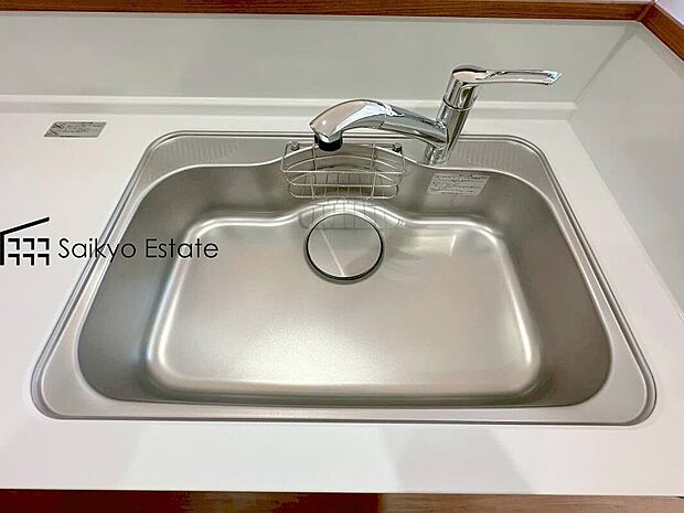 【【浄水器】】浄水器をスリムに内蔵したハンドシャワー式の水栓金具です。シンクもスッキリ！