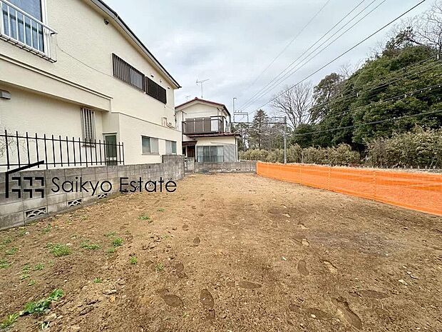 【現地写真】安心の木造住宅用制振ユニット「ミライエ」搭載物件！発砲ウレタン吹付断熱で快適な住まい！安心してお暮らしいただけます。