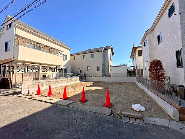 【現地写真】ゆとりのLDK×収納付きの居室が3部屋！全室2面採光！大物収納にも便利な約3帖のロフト付き！2部屋にバルコニー付です！