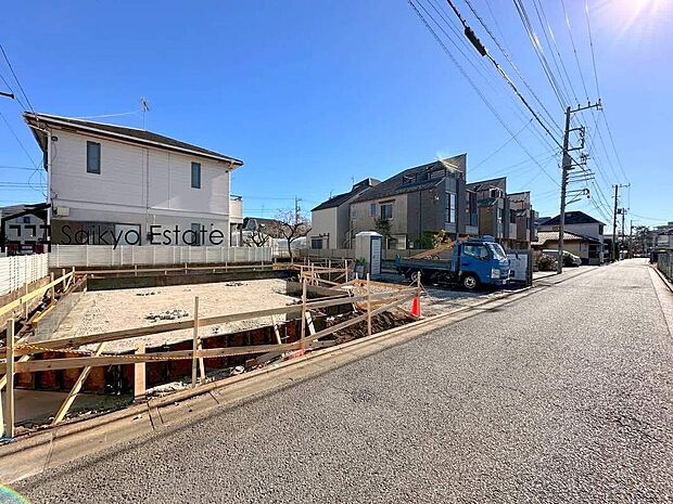 【現地外観】小学校まで徒歩約6分、中学校まで徒歩約7分でお子様が無理なく通える距離です。保育園や幼稚園も近くに多数あり、子育てファミリーには嬉しい環境です！是非この機会に直接現地をご覧ください。