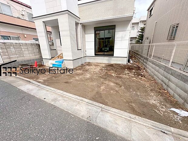 【駐車場】駐車2台可能です！来客時などに便利な他、セカンドカーをお持ちの方、購入をご検討の方は必見です！
