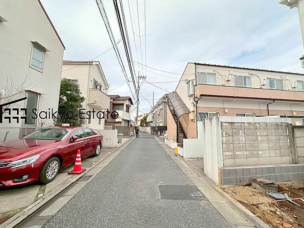 【前面道路】交通量の少ない前面道路ですので、小さなお子様がおられるご家庭でも安心してお住まいいただけます。