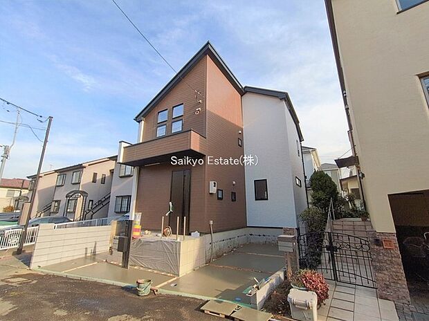 【外観】LDK広々15帖！ご家族の会話を重視したリビングイン階段です！収納付きの居室が3部屋！7.25帖の洋室にはWIC付き！