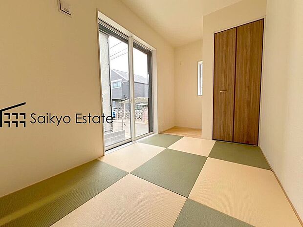 【和室】リビング横の和室は来客時やゲストルームとして重宝いたします！趣味や子育てスペースとしても使用でき便利な空間です。