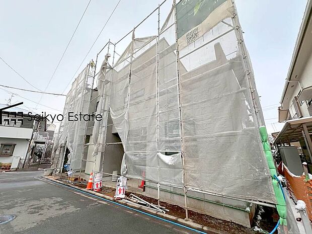 【現地外観】クローゼット付きの居室が4部屋！南向きのワイドバルコニーやウッドデッキのある大型4LDK！