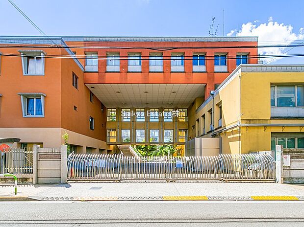 世田谷区立中町小学校（約320m）