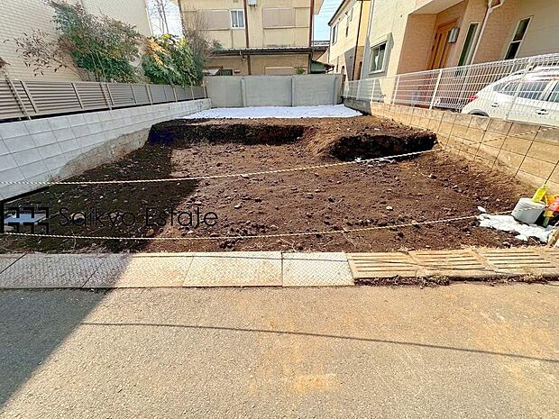 【現地写真】「東京都立東伏見公園」まで徒歩約8分など周辺は公園が点在する緑豊かな住環境です。この機会に是非、周辺環境も併せて現地をご覧ください。