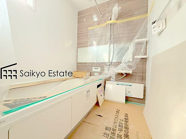 【浴室】一日の疲れを癒してくれる一坪タイプの広々バスルーム♪雨の日のお洗濯にも大活躍な浴室暖房乾燥機付きです!