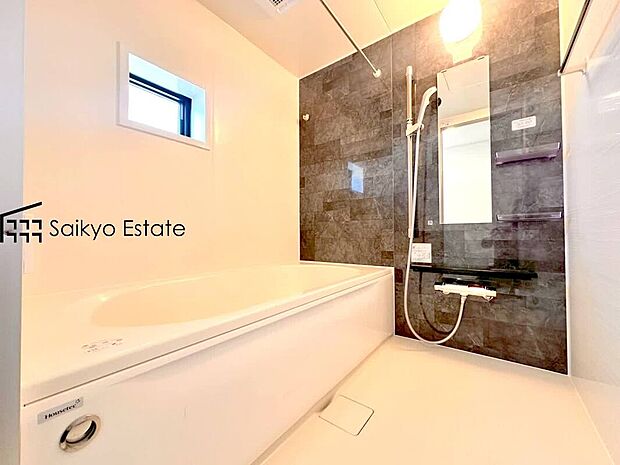 【浴室【施工例】】一日の疲れを癒してくれるバスルーム♪雨の日のお洗濯にも大活躍な浴室暖房乾燥機付きです!