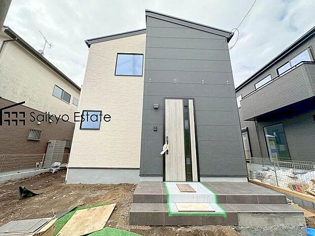 【外観（2号棟）】北側5ｍ道路と東側5ｍ道路に面した陽当たり良く開放感ある北東角地に位置する立地です！