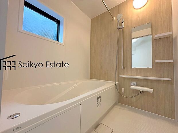 【浴室【施工例】】一日の疲れを癒してくれる一坪タイプの広々バスルーム♪雨の日のお洗濯にも大活躍な浴室暖房乾燥機付きです！