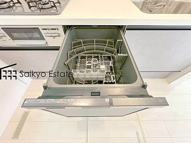 【食洗機】「ビルトイン食洗機」は手洗いよりも経済的で家計に優しく、家事の負担を軽減してくれるママの強い味方ですね。
