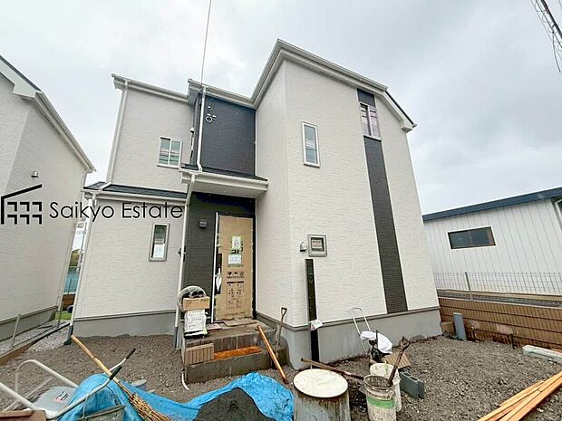 【外観】ZEH水準の省エネ住宅！各棟16帖以上のLDKに居室3部屋！大物収納に便利なロフト付き！