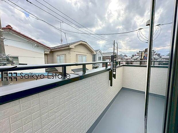 【現地写真】小学校まで徒歩約12分、中学校まで徒歩約8分でお子様が無理なく通える距離です。保育園や幼稚園も近くに多数あり、子育てファミリーには嬉しい環境です！