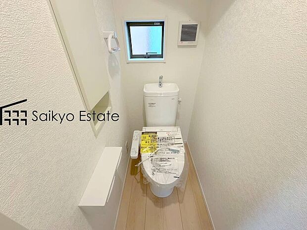 【ウォシュレット付トイレ】「ウォシュレット付トイレ」は、日々の生活を快適にしてくれます。いつも綺麗に清潔に！
