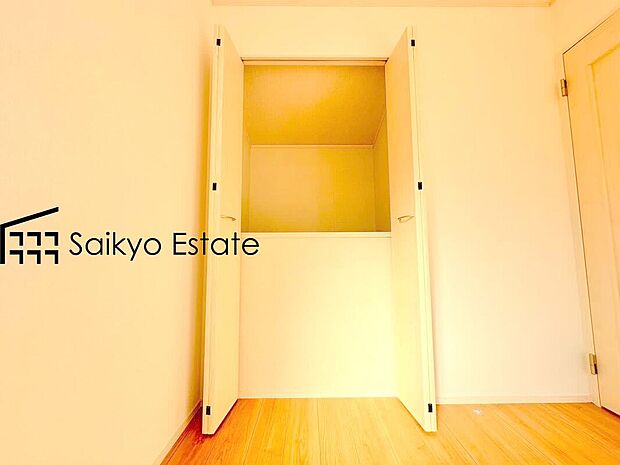 【収納（施工例）】各居室に収納を設けておりますので、衣類の他にもカバンや小物など何でも収納して、居室の全空間を有効活用できます♪