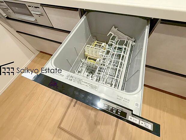 【食洗機】手洗いよりも経済的で家計に優しい「ビルトイン食洗機」が標準装備なのはママの強い味方ですね。