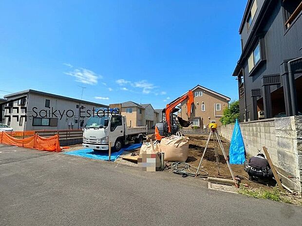 【現地写真】小・中学校、幼稚園や保育園などの教育施設が徒歩圏内、お子様を目の届く範囲で通学させることができ、家族に安心なロケーションです!