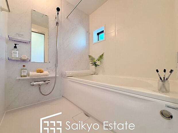 【浴室【施工例】】一日の疲れを癒してくれる一坪タイプの広々バスルーム♪雨の日のお洗濯にも大活躍な浴室暖房乾燥機付きです！
