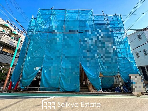 【現地写真】LDK広々20.9帖！5.3帖以上の洋室が4部屋！全居室収納完備！約7帖の洋室には大型WIC付き！ガスを効率よく使えるハイクオリティ熱源器「エコジョーズ」標準装備！
