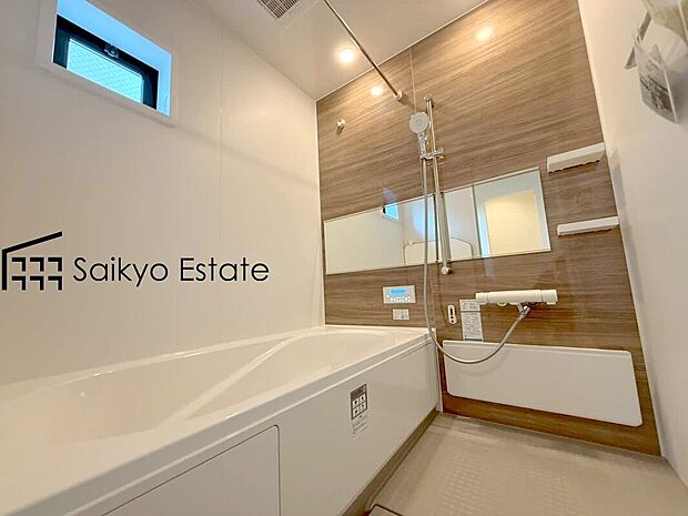 【浴室（施工例）】一日の疲れを癒してくれる一坪タイプの広々バスルーム♪雨の日のお洗濯にも大活躍な浴室暖房乾燥機付きです！