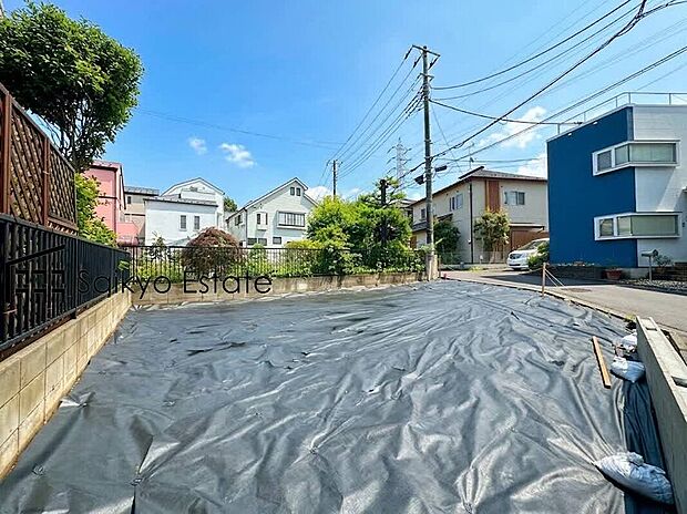 【現地写真】小・中学校が徒歩10分圏内にあり、お子様が無理なく通える距離です。保育園や幼稚園も近くに多数あり、子育てファミリーには嬉しい環境です！